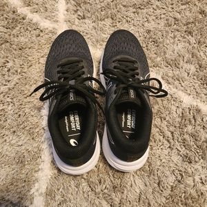 Asics Gel-Excite 7 -Black- Size 7.5